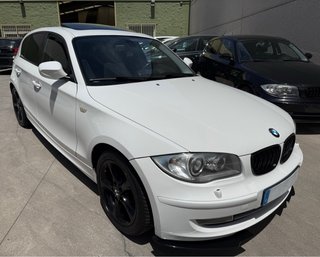 BMW 118i SPORT. TECHO NAVEGADOR LLANTAS GARANTIA