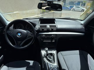 BMW 118i SPORT. TECHO NAVEGADOR LLANTAS GARANTIA