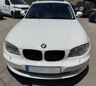 BMW 118i SPORT. TECHO NAVEGADOR LLANTAS GARANTIA