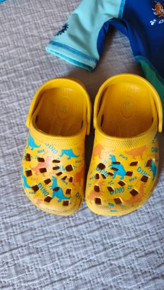 Lote ropa y accesorios playa niño 3 años