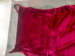 Vestido de fiesta rojo de terciopelo