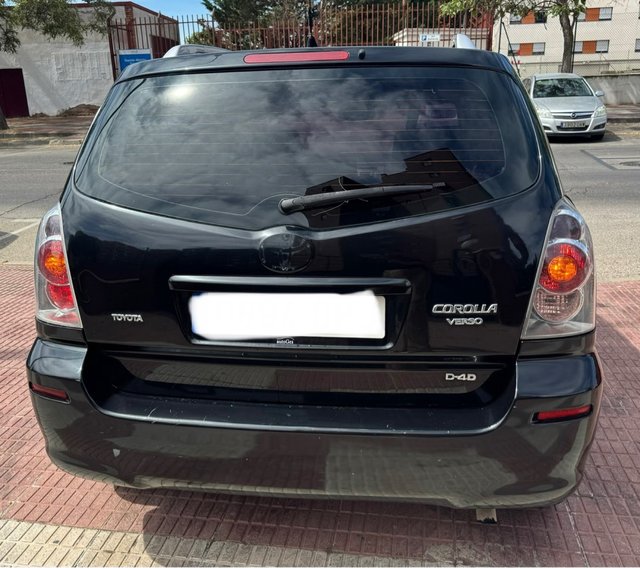 7 plazas 2.0D-4D Toyota Corolla 2005 etiqueta B