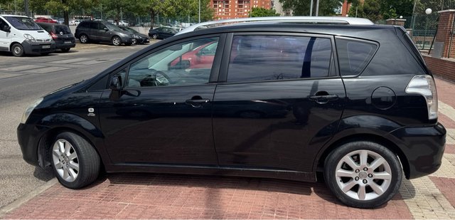 7 plazas 2.0D-4D Toyota Corolla 2005 etiqueta B