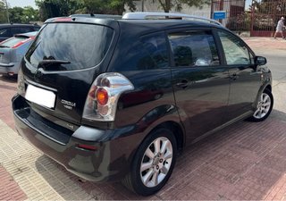 7 plazas 2.0D-4D Toyota Corolla 2005 etiqueta B