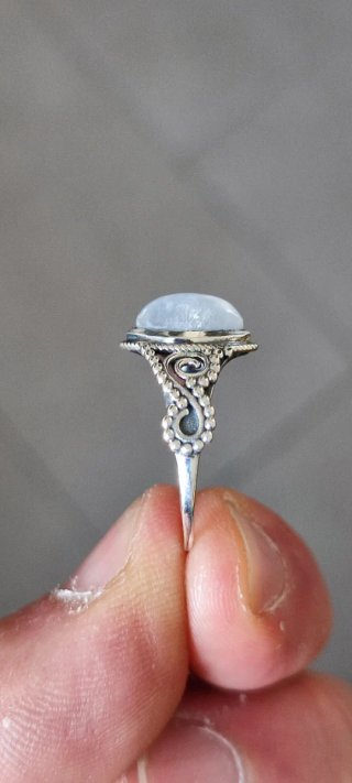Anillo de  Plata y Piedra Luna.