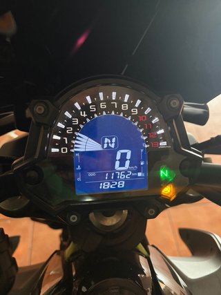 Kawasaki Z650 ABS Negra y Blanca