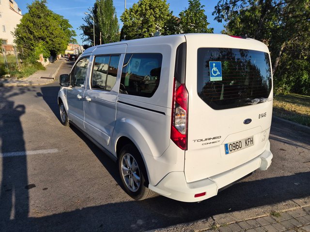 Ford Grand Tourneo Connec 2017