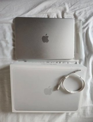MacBook neo 256GB Argento