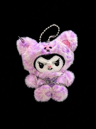 Llavero Kuromi con piercings