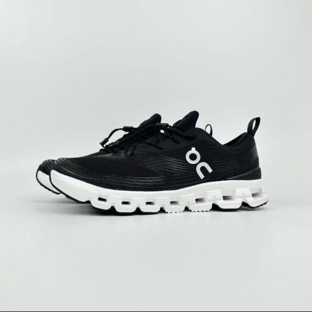 Zapatillas On Cloud Mujer/Hombre Negras/Blancas