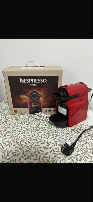 Cafetera Nespresso Krups Roja
