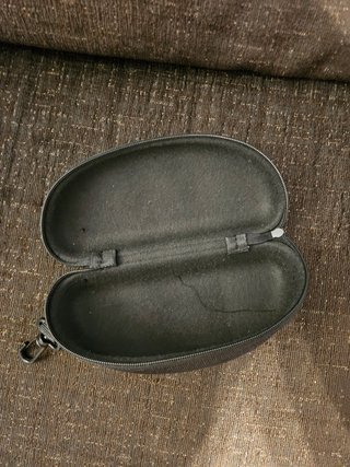 Funda rígida para gafas negra