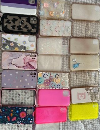 Cover iPhone 11 - Varietà di Design