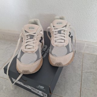 New Balance U2002RJ Beige/Gris
