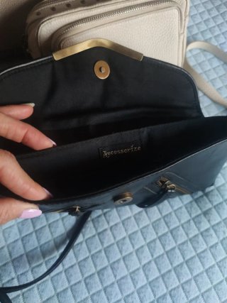 Lote 3 bolsos: beige, negro y marrón clarito