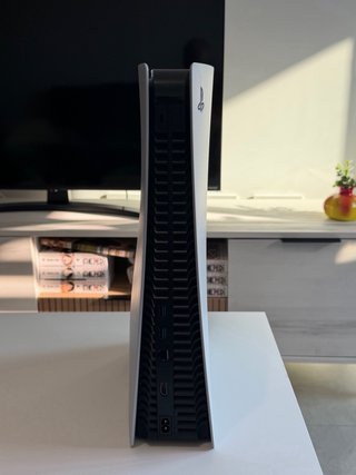 Consola PS5 con 2 mandos y juegos