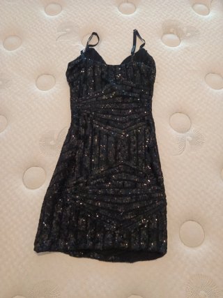 Vestido negro lentejuelas
