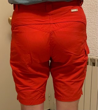 Pantalón corto trekking rojo. T38