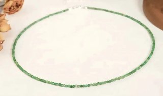 Girocollo con avventurina verde