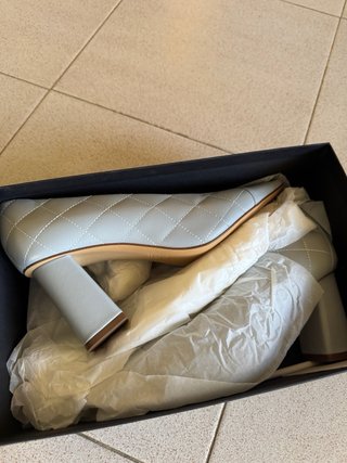 Zapatos Uterqüe grises acolchados