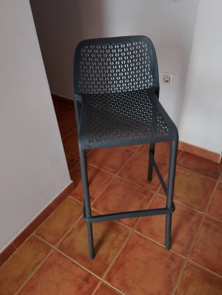 Silla alta de poliuretano color antacita