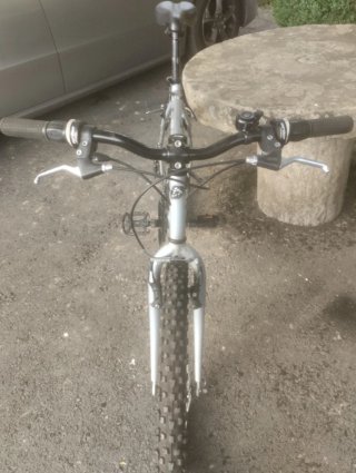 Dos bicicletas MTB