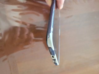 Samsung Galaxy J5 con caricabatterie e auricolari