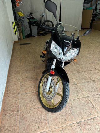 Honda CBR 125R Negra