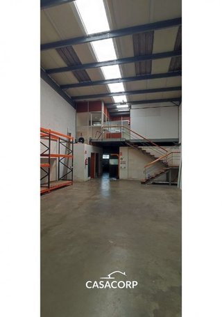 Nave industrial en venta en Santa Cruz de Bezana