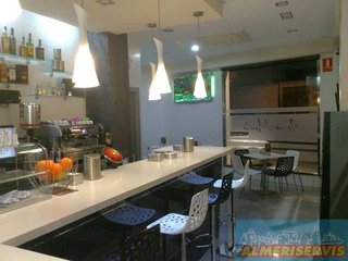Local comercial en venta en Adra