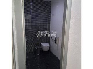 Local comercial en venta en Adra
