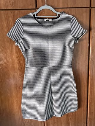 Vestido Bershka rayas blanco y negro