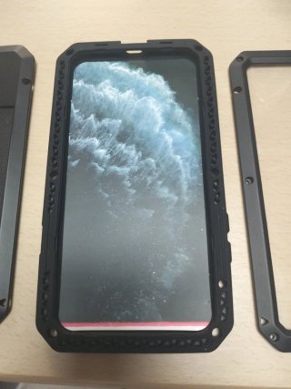 Custodia iPhone 12 Pro Max: Anti-polvere e acqua.