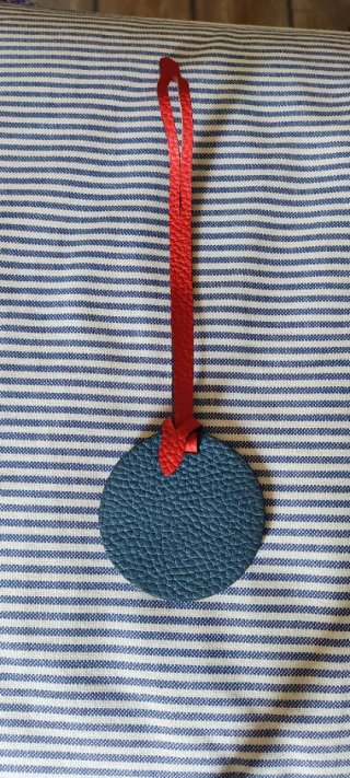 Charm de bolso Moynat Paris piel negro y rojo