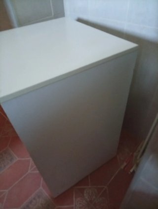 Cajonera de madera blanca