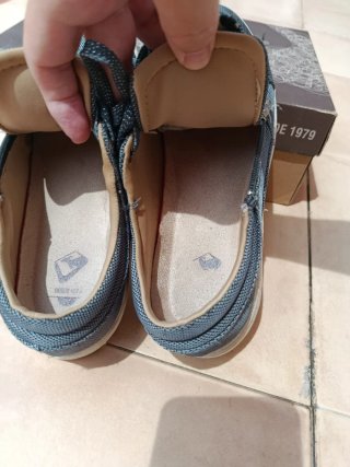 Zapatillas Kangaroos grises con cremallera
