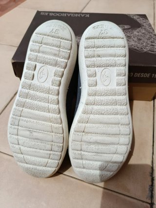Zapatillas Kangaroos grises con cremallera