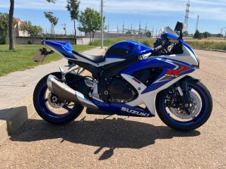 Se vende Suzuki GSX-R 750