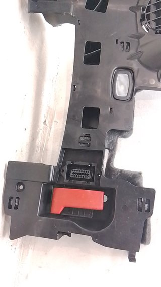 MOLDURA INFERIOR COLUMNA DIRECCION MERCEDES-BENZ CLASE GLC (