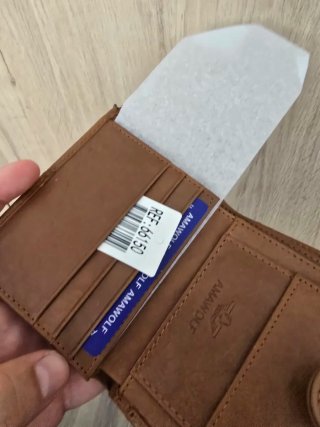 Cartera de piel marrón y gris