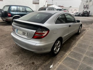 Mercedes-Benz Clase C 2004