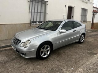 Mercedes-Benz Clase C 2004