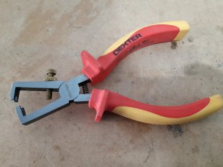 Alicate Pelacables Dexter 1000V