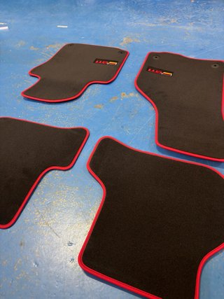 Alfombrillas a estrenar Golf 6 Cabrio (11-16) GTI