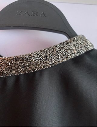 Blusa Zara negra con pedrería