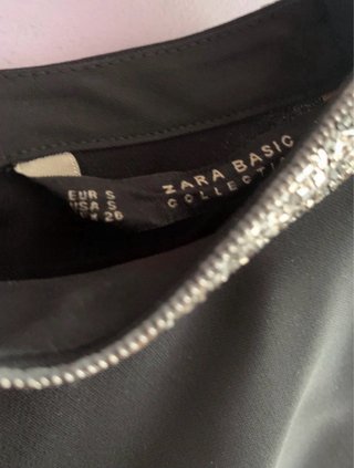 Blusa Zara negra con pedrería