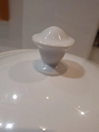 Sopera de porcelana blanca