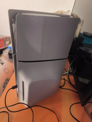 Consola PS5 1TB + Mando Rojo + Juego Uncharted