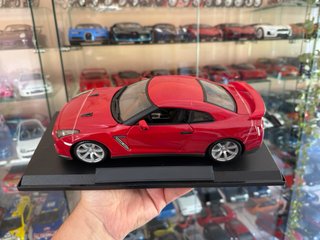 Nissan GT-R Rojo Bburago 1:18