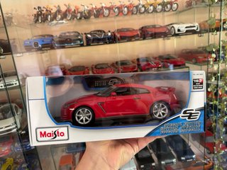 Nissan GT-R Rojo Bburago 1:18